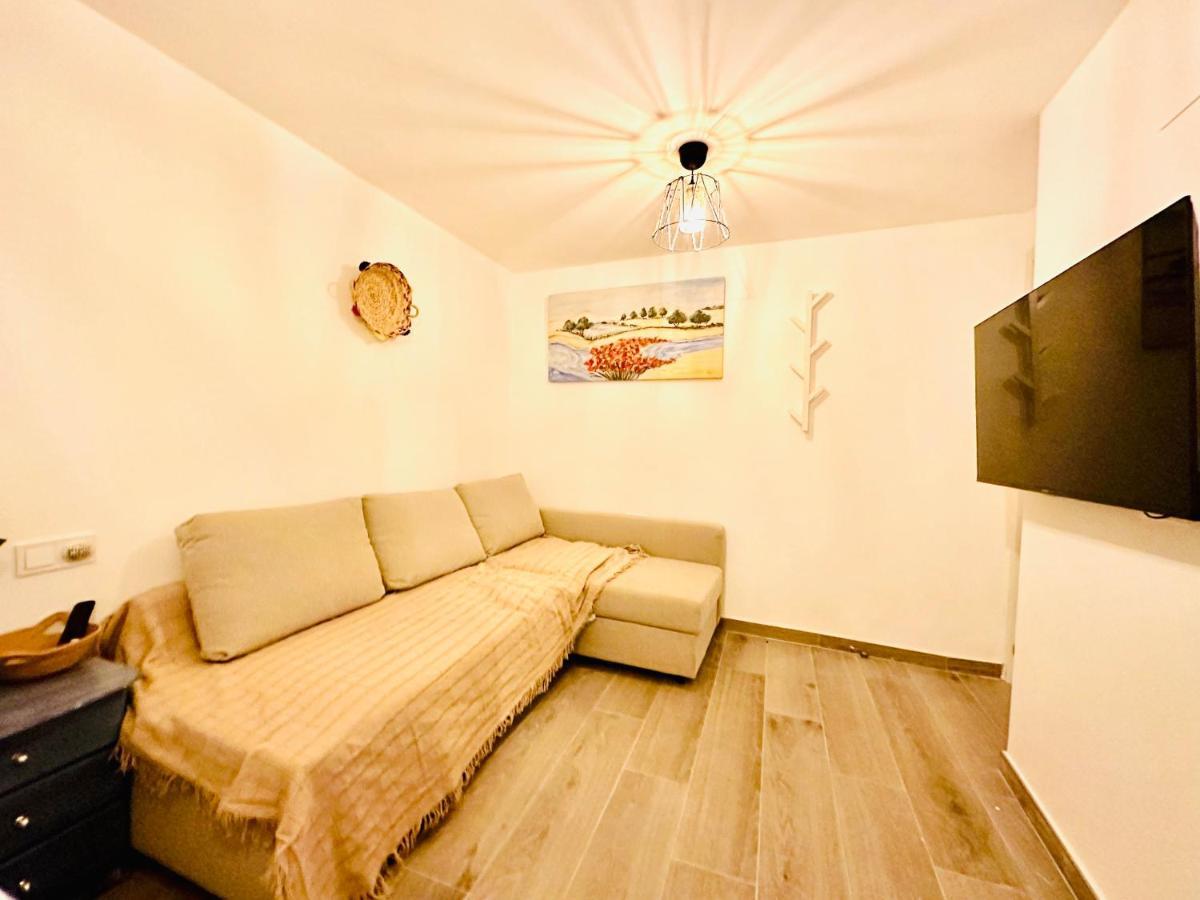 Sol Apartamentos Malaga Centro エクステリア 写真