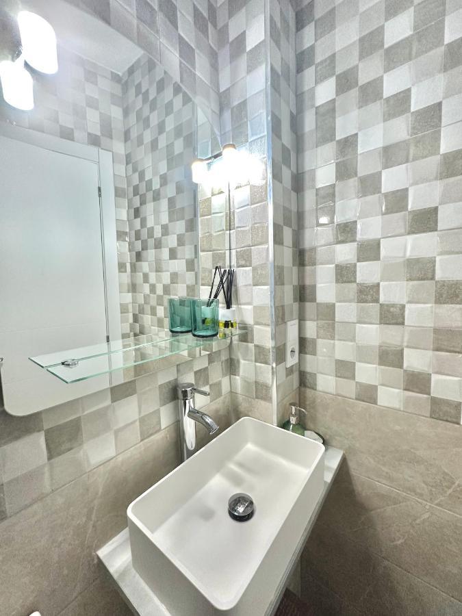 Sol Apartamentos Malaga Centro エクステリア 写真